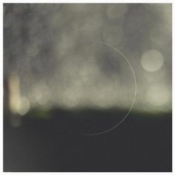 دانلود موسیقی بی کلام منتظر نور باشید (Wait for Light) اثر آنگوس مکری